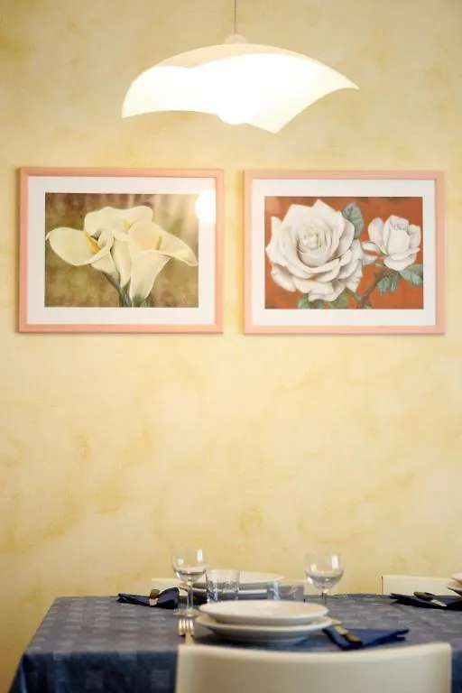 Gardazzurro Aparthotel Padenghe sul Garda 3*,  Italy