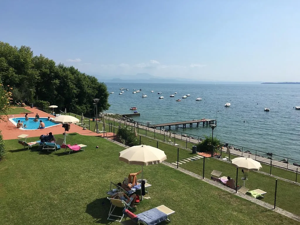 Gardazzurro Aparthotel Padenghe sul Garda 3*,  Italy